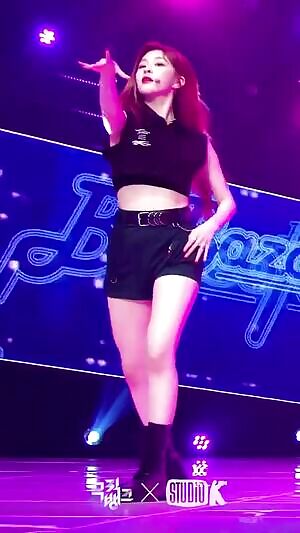 공원소녀 민주 'BAZOOKA!' l @MusicBank 200508