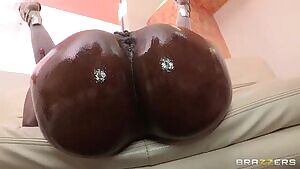 Old School Nyomi Banxx Takes It In Her Backdoor