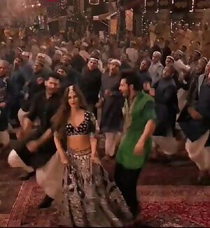 Kriti Sanon's hot navel and body movements make me cum