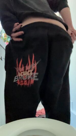 Enby Sluts FTM POV Pee Peeing