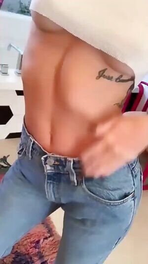 Oh Miley.. what a slut 😈🔥