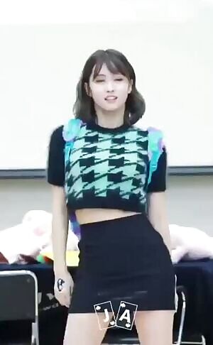 Twice - Momo