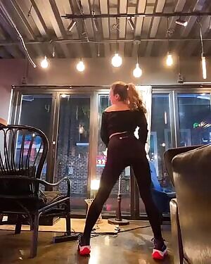 f Luna - Bending & Shaking it