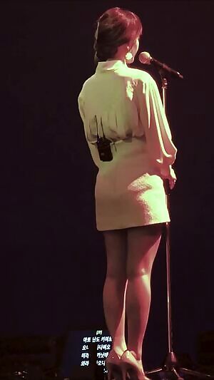 Cherry Bullet - Haeyoon from behind