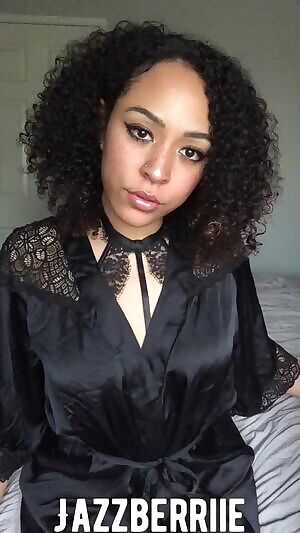 Jazzberriie back at it again with another cute Vid!