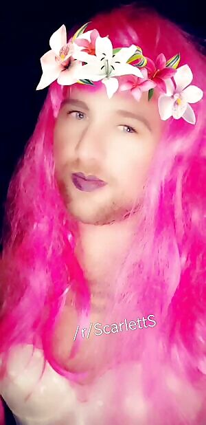 Waited until I was alone at work to dress up and let the woman in me have fun 👗😍