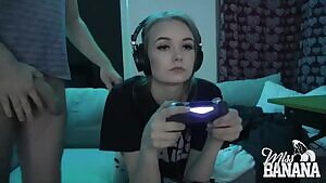 He borrows her gf mouth as she plays God of War