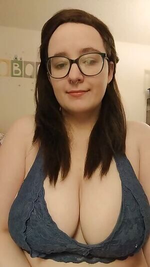 You look like you want to cum. I can help with that.💕 friendly!