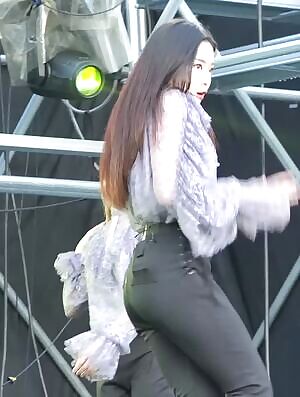 Loona - Hyunjin 🍑