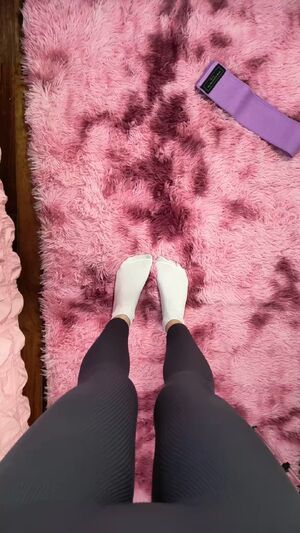 Tight leggings Feet Pretty_Little_Rave_Feet