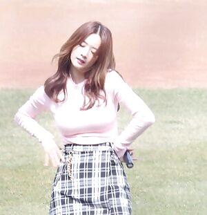 Apink - Bomi: A Little More Than A Little