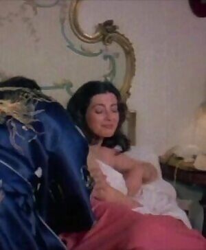 Excellent reveal from Italian Actress