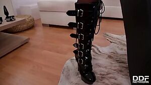 Florane Sultry Blonde In Leather