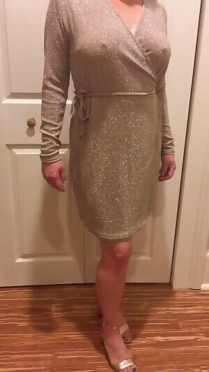 This outfit goes from “day at the office” to “night on the town” in one quick step