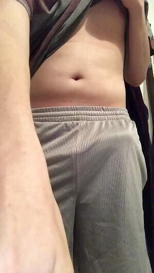 A celebratory bulge after hitting 1k follows