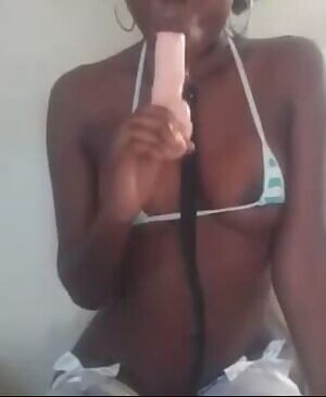 Come watch me play with this bwc 😩🖤