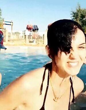 Katy Perry, whored out at the pool
