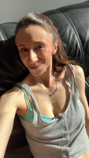 Not Nude Amateur Babe Brunette Camgirl
