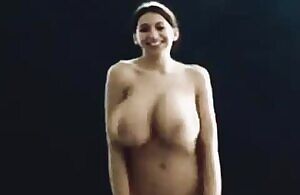 Jana’s boobs = Perfect shape✅Huge✅Perfect nipples✅absolutely fine.