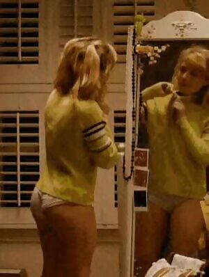 Jennette mccurdy trying on clothes