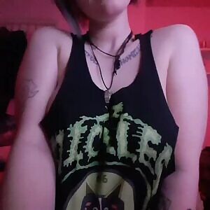 u/grxsstype is the queen of deceptive tits😍