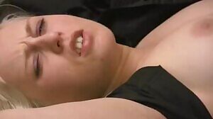 Cumshot pussy German Girlfriend