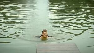 Noemie Schmidt in 'Versailles'