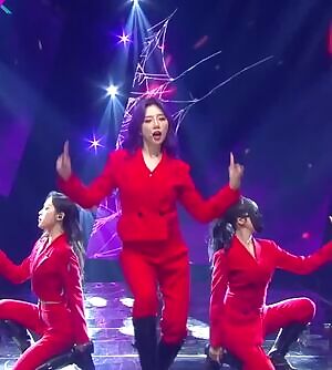 Dreamcatcher - JiU's bare back