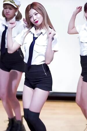 Cherry Bullet - Yuju