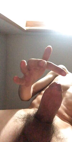 love playing with my precum 💗