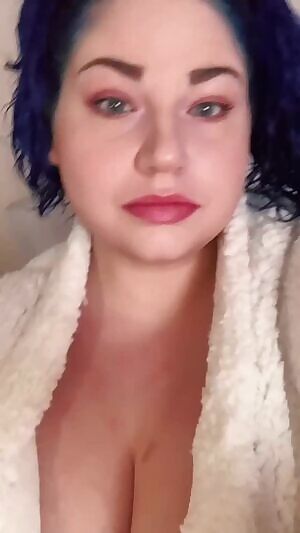 Brightening my therapist's day with some cozy cleavage