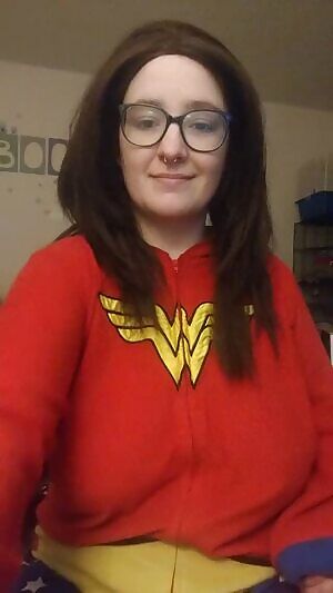 My favorite way to relax is by making you cum. ♥️💜 Now available for friendly or you can get a custom to enjoy!