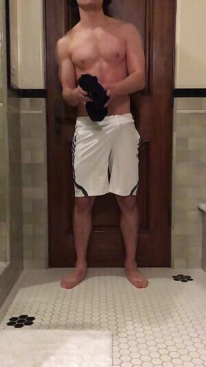 First time posting here. I'd love to talk to one of you girls 😘