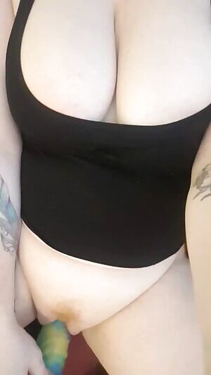 Sleipnirs thick head feels just amazing inside me