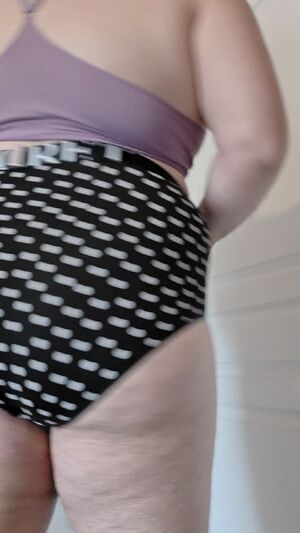 Crossdresser Ass Shaking Chubby Crossdressing Gay