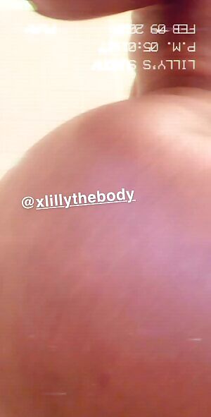 Clean thick ass ready to be fucked and covered in cum 👅