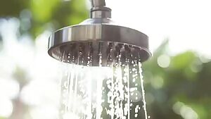 The annoyingly attractive Lindsey Pelas arrogantly displaying her physical superiority