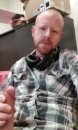 Hard at work again😅