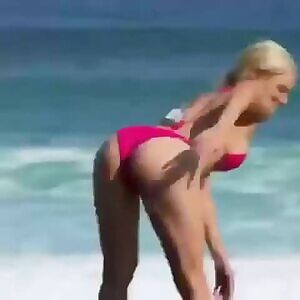 Lana spanking herself