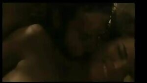 Chichis de Karla Souza en 