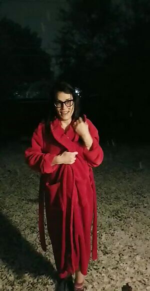 Cum play in the snow and cover me in white!!