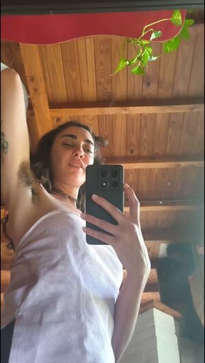Solo Armpits Hairbrush Hairy