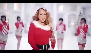 Mariah in a santa suit is sssssoooooo sexy!