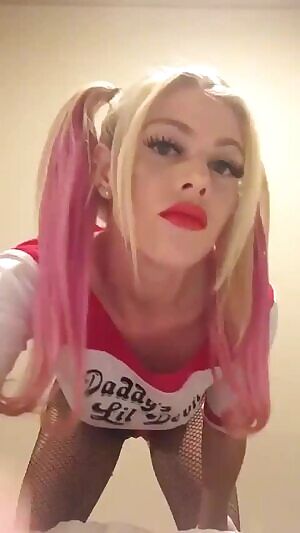 Harley Quinn, in case you didn't smile today!