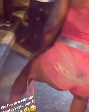 Ashanti Shows Off Her Cakes