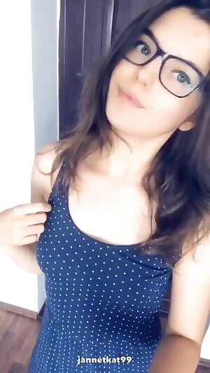 It’s pretty hot outside so it’s safe to assume that I need no panties to go to the market, do I? 🤷🏻‍♀️