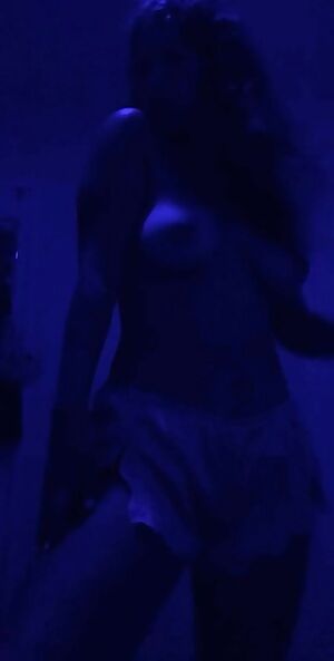 Just some light play 😜💋