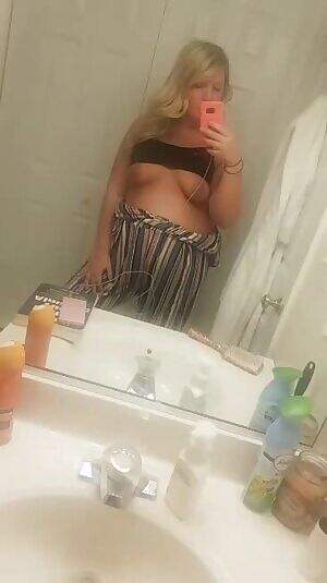 Hard to believe I am almost 31 weeks. I am going to get so much bigger! Excited about growing ;)