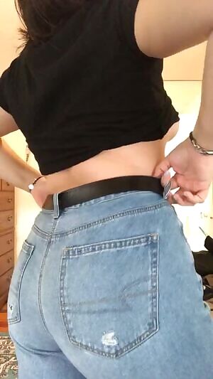 Had to check the outit for daddy before going out 💍