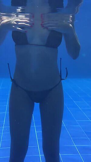 Underwater Titty Flash